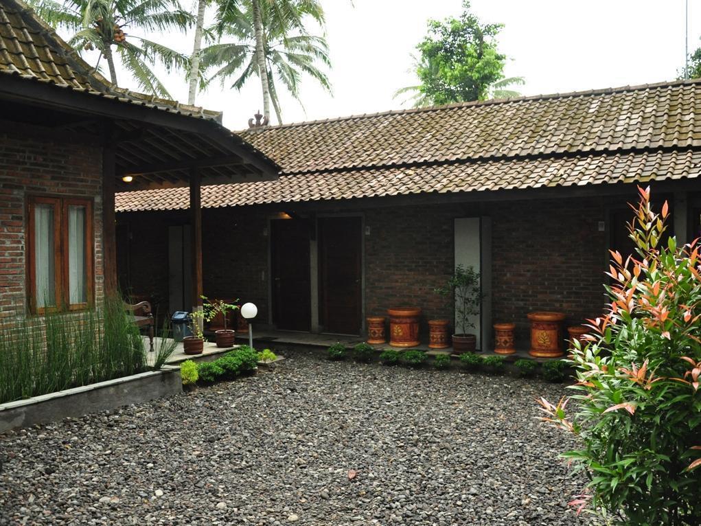 Cempaka Guest House Magelang Kültér fotó