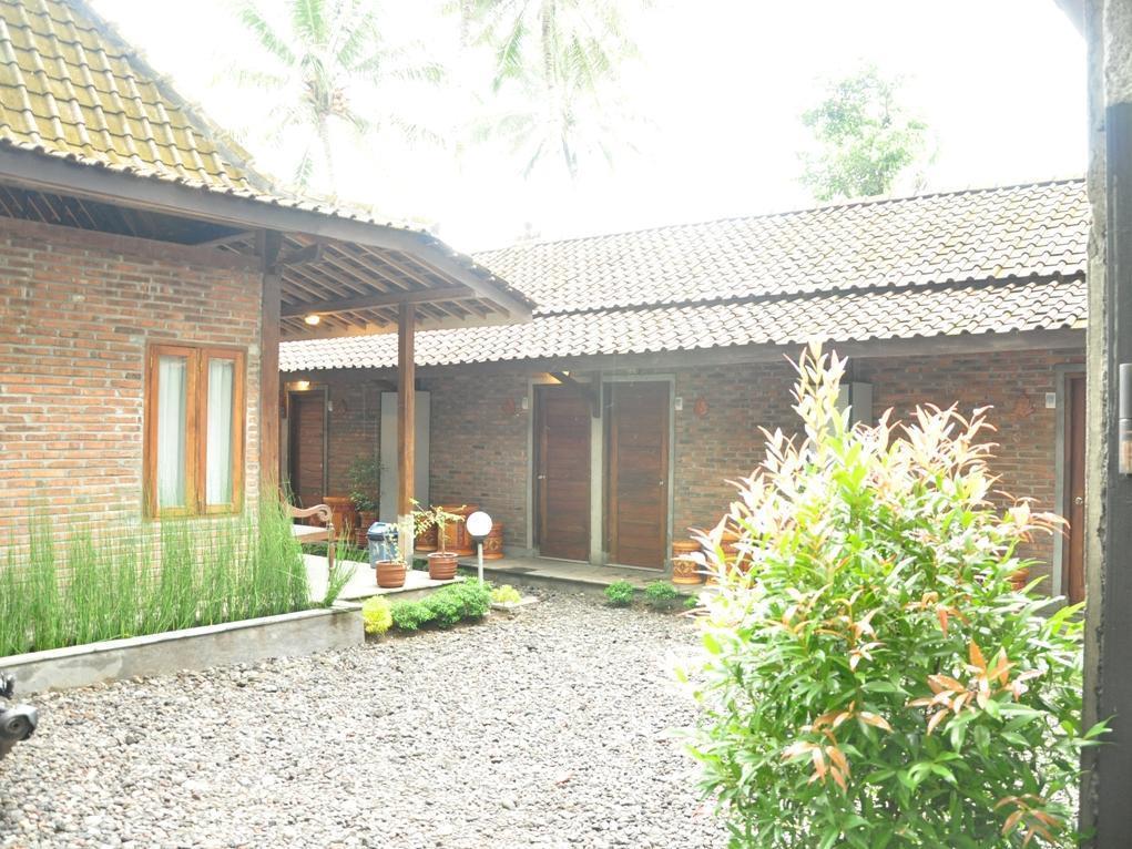 Cempaka Guest House Magelang Kültér fotó